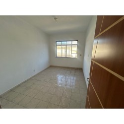 Vendo Apartamento c 4 quartos, Centro de Coelho da Rocha. Cod 764