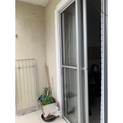 VENDO APTº 3 QUARTOS, C/ ÁREA DE SV, 1 VAGA,  COND PORTAL DO SOL. COD 528 R$ 240.000,00