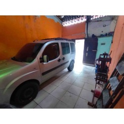 VENDO CASA COM 3 QUARTOS, PISCINA E TERRAÇO, GARAGEM EM COELHO DA ROCHA COD 736 - R$ 310.000,00