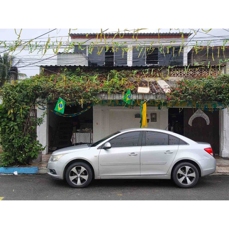 VENDO CASA COM 3 QUARTOS, PISCINA E TERRAÇO, GARAGEM EM COELHO DA ROCHA COD 736 - R$ 310.000,00