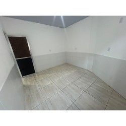 ALUGO CASA UM QUARTO, NO CENTRO DE COELHO DA ROCHA, COM ÁREA DE SV - COD 078